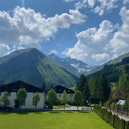 Alpin Haus *